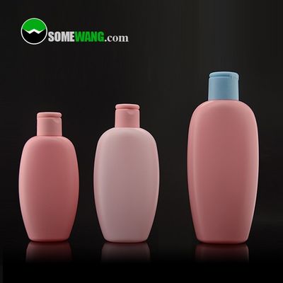 A garrafa lisa 100ml 138ml 200ml do PE personalizou a garrafa cosmética
