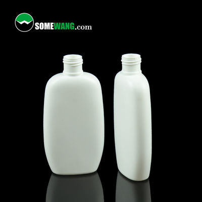 A garrafa lisa 100ml 138ml 200ml do PE personalizou a garrafa cosmética